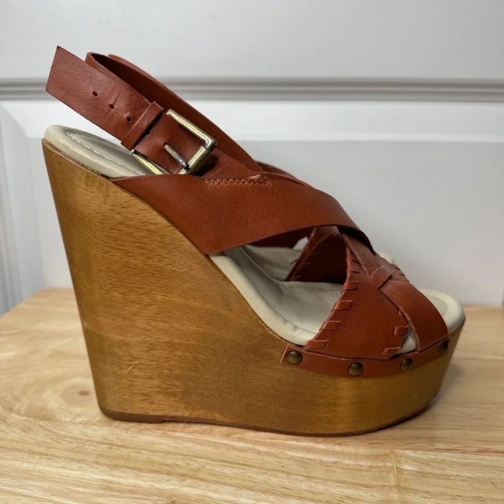 Madison Harding Wooden Platform Sandals Embroidered Heels Women's Size 7